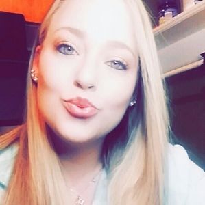 Meet your Posher, Devin